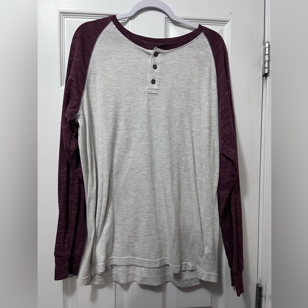 Men’s Large Henley Top